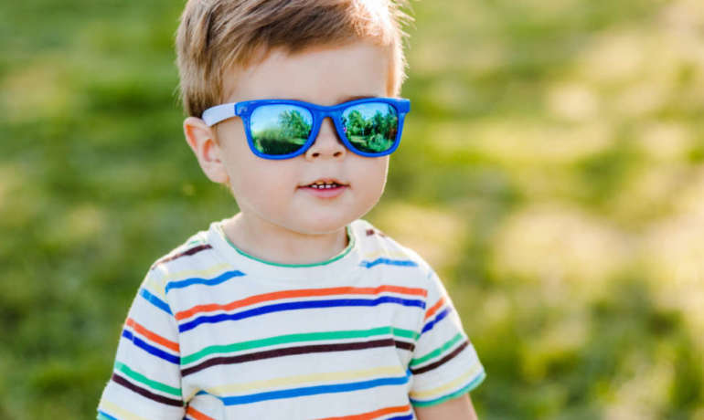 Gafas de sol para niños: consejos para elegirlas con acierto.